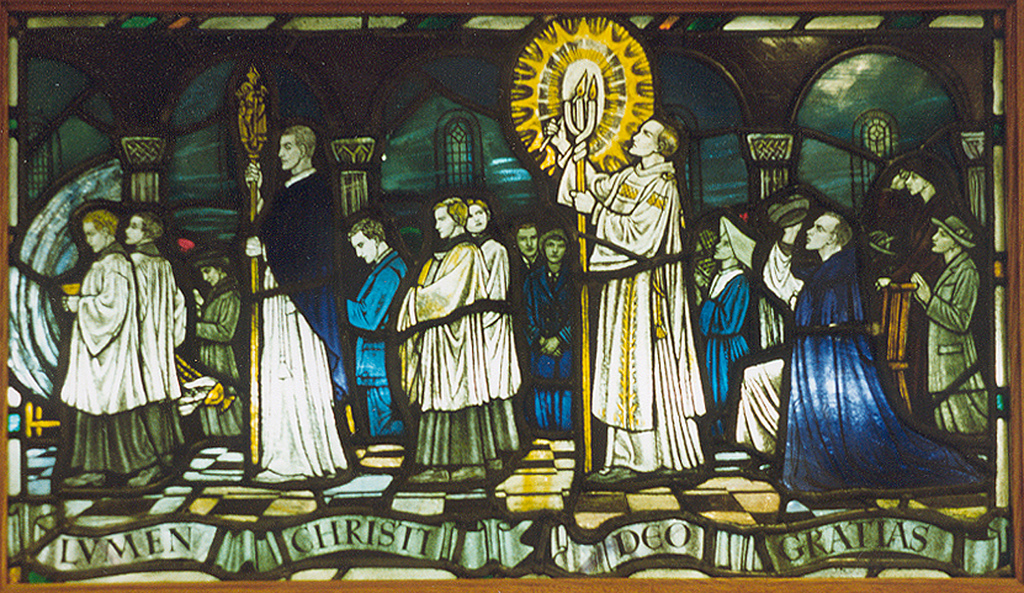 Una vidriera con una recreación del ritual del Sábado Santo a principios del siglo XX en Inglaterra